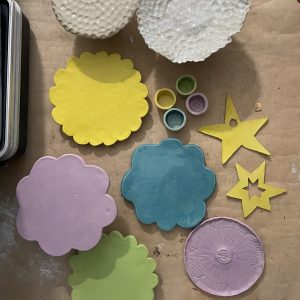 Me-Time Weih­nachts­ke­ra­mik für alle <br> Heike Keller <br> ab 05.11.2025